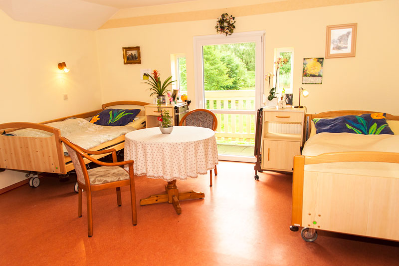 Zimmerausstattung Doppelzimmer - Pflege- und Seniorenheim  „Am Kleinen Zschirnstein GmbH“